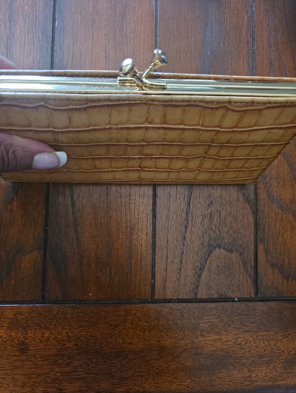 Abas Vintage Alligator-Embossed Italian Calf Leather Kisslock Long Frame Wallet